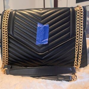 Elegant Black Quilted Shoulder Bag with Gold Chain